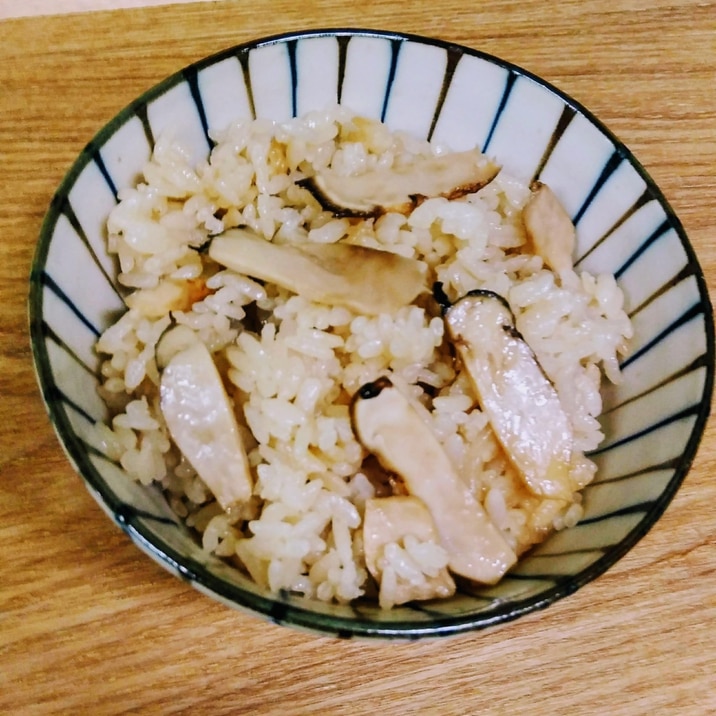 秋の味覚、松茸ご飯